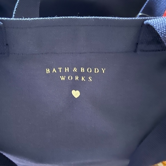 Bath and Body Works Gingham Canvas Tote Bag 8pc. Gift Set - Picture 3 of 4